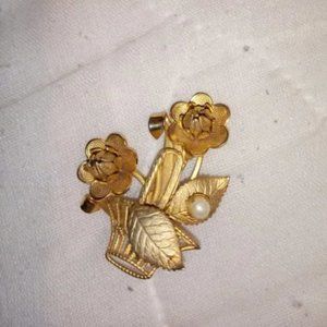 Vintage Flower Basket Pin
